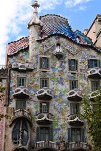 House of Gaudi in Barcelona, Spain Journal: 150 Page Lined Notebook/Diary