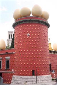 Salvador Dali Museum in Fugueres, Spain Journal: 150 Page Lined Notebook/Diary